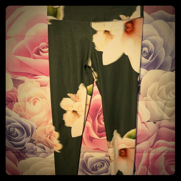 Carbon38 Green floral - Picture 2 of 4